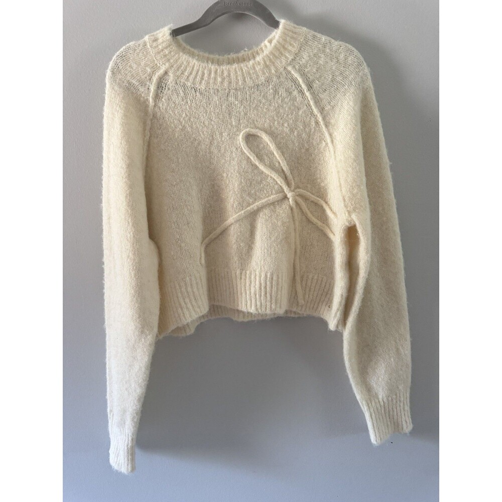 American Eagle Womenโs Cropped Crew Neck Bow Sweater Size Large NWT